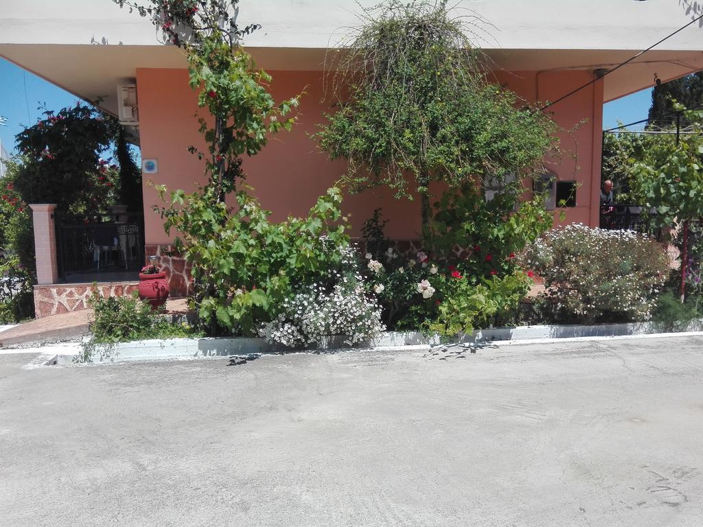 Kokkinos Daire Arillas (Corfu)