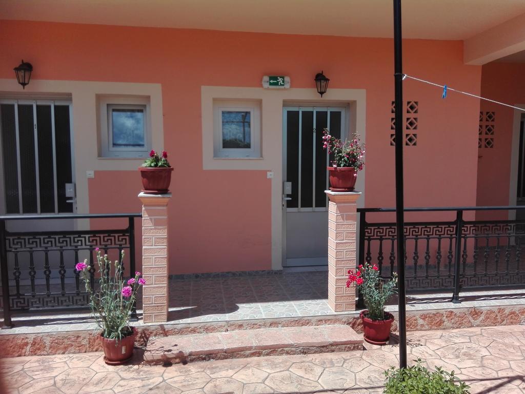 Kokkinos Daire Arillas (Corfu)