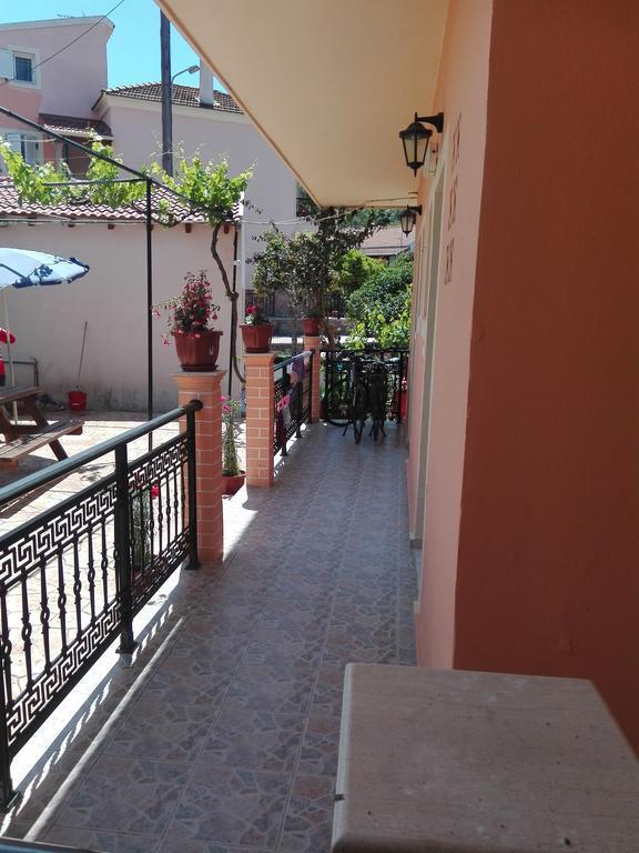Apartament Kokkinos