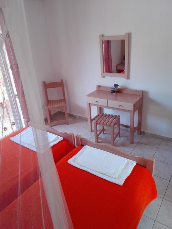 Apartament Kokkinos *
